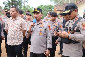 Polres Mesuji Melakukan Pengamanana Aksi Damai di Pos Alba IV PT. Silva Inhutani