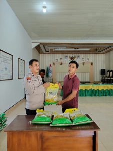 Anggota Polsek Way Serdang melaksanakan Gerakan Pangan Murah