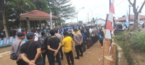 Jajaran Polres Mesuji melaksanakan pengamanan jalan Sehat